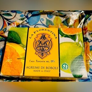 BRAND NEW FROM ITALY LA FLORENTINA SOAP WITH PURSE - SMELLS AMAZINGG